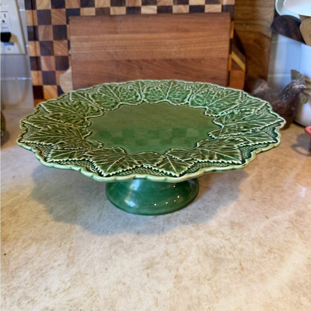 Bordallo Pinheiro “New Vine” green leaf cake pedestal *Rare Find 12"